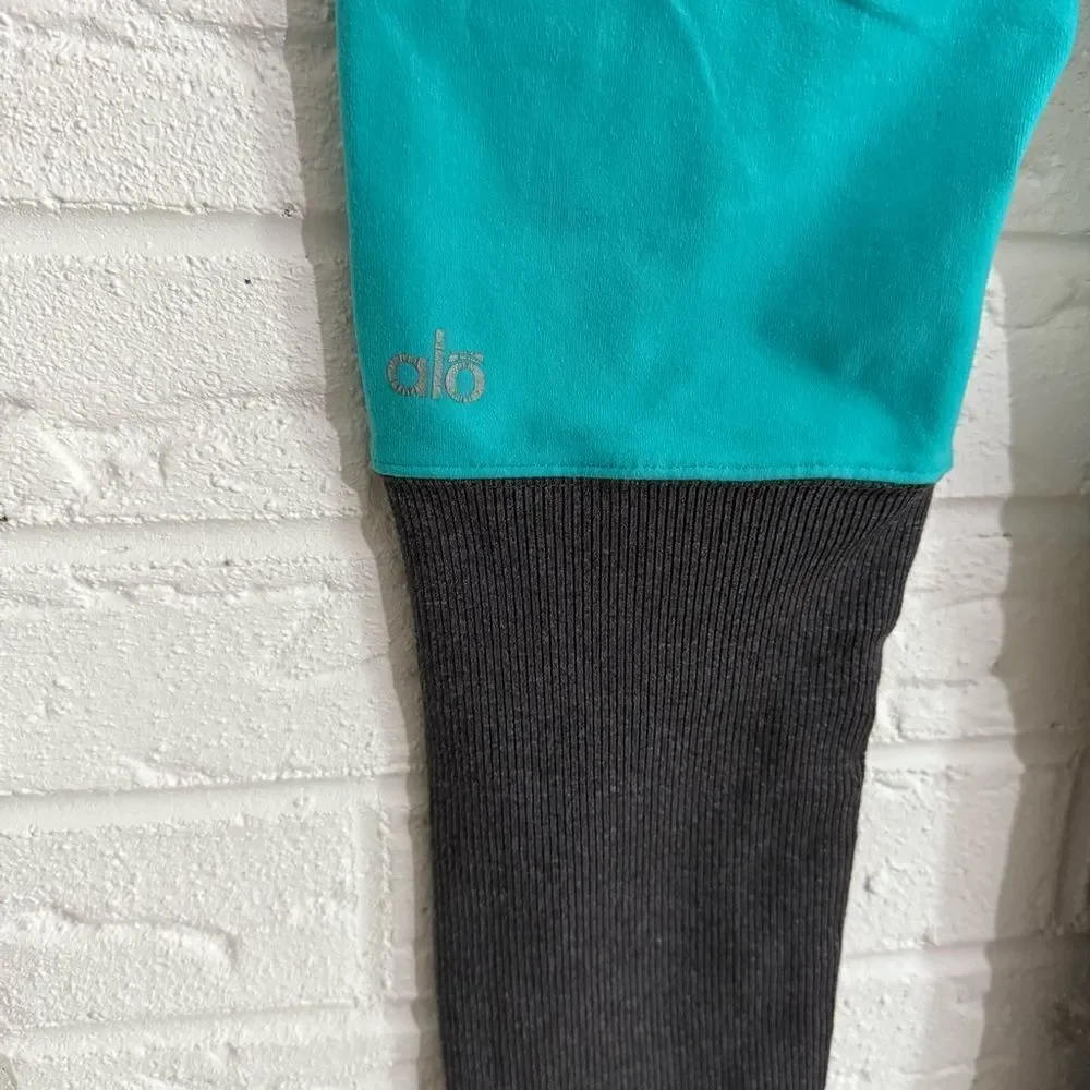 ALO Yoga Teal Turquoise Scrunch Goddess Legging Size Small